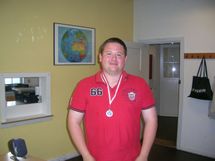 Formand Michael modtog den sølvmedalje sammen med 2.holdet havde tilgode.
